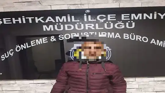 Bebek arabası hırsızlığı güvenlik kamerasına yansıdı