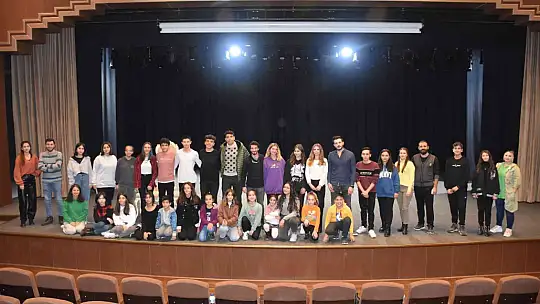 Belediyeden ücretsiz tiyatro eğitimi