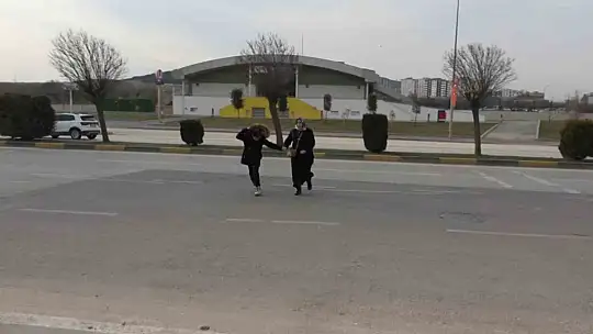 Beykent Mahallesi sakinleri alt veya üst geçit istiyor