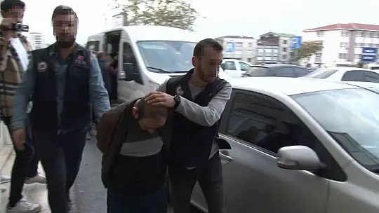 Beyoğlu'ndaki bombalı saldırıyla ilgili gözaltına alınan şüpheliler sağlık kontrolünden geçirildi