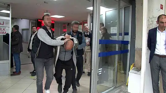 Beyoğlu'ndaki bombalı saldırıyla ilgili gözaltına alınan şüpheliler sağlık kontrolünden geçirildi