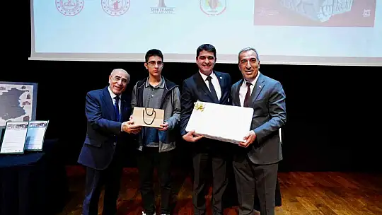 Bilgi yarışmasına Gaziantep Kolej Vakfı damgası