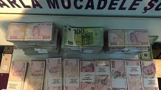 Bin 350 lira maaşla hesaplarında milyonları taşıdılar