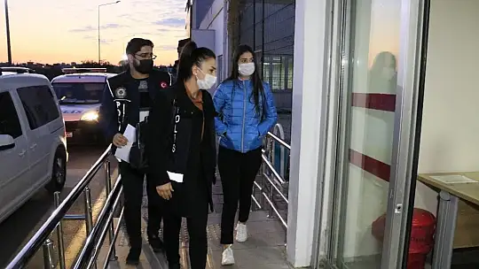 Bin 350 lira maaşla hesaplarında milyonları taşıdılar