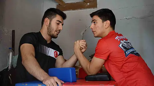 Bina garajından şampiyonluğa uzanan başarı
