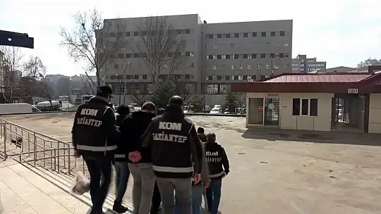 Bir araca el yapımı patlayıcı atan şüpheli tutuklandı