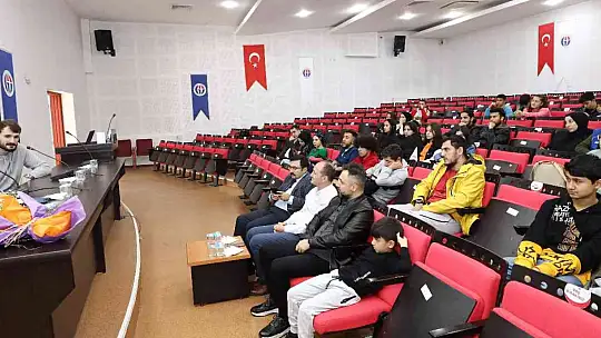 Birkan Batuk üniversite öğrencileriyle buluştu