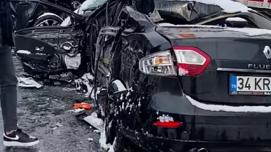 Bolu'da büyük trafik kazası, Ankara istikametine TEM otoyolu trafiğe kapandı
