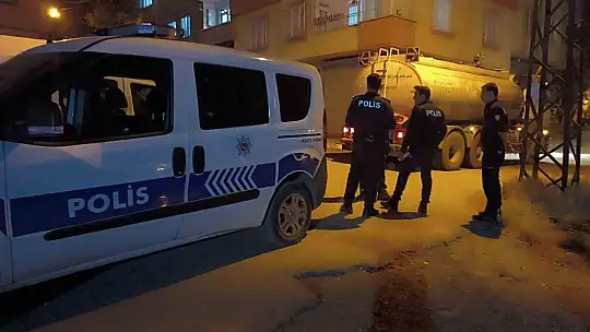 Boşanma aşamasındaki karısını sokak ortasında öldürdü