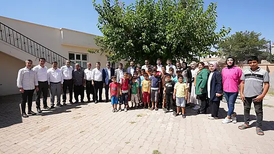 Bozatlı ve Fadıloğlu, kırsal mahallede vatandaşlarla bir araya geldi
