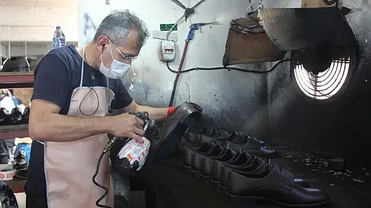 Gazintep'in Nizip Caddesi ayakkabı terlik üretiminde Çin'e kafa tutuyor