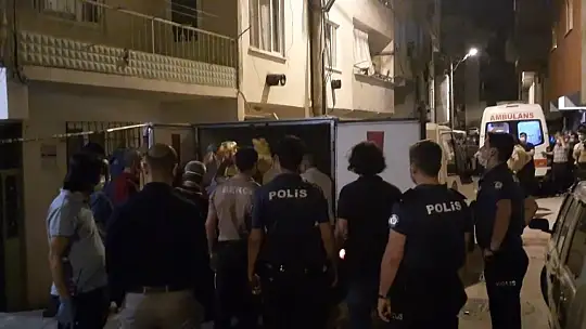 Anne ve 2 çocuğunun cansız bedeni bulunan evde acı bekleyiş sürüyor