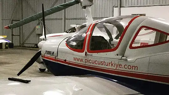Bursa'da eğitim uçağı evlerin arasına düştü: 2 ölü