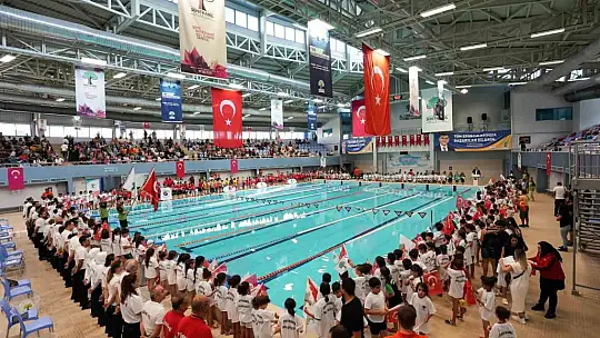 Büyük zaferi, kulaç atarak kutladılar