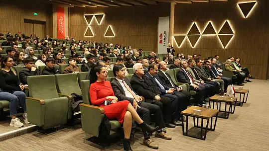 Büyükşehir, '104. yılında Kahramanmaraş paneli ve sergisi' düzenledi