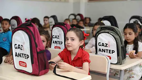 Büyükşehir, 1'inci sınıf öğrencileri için kırtasiye desteğini sürdürüyor