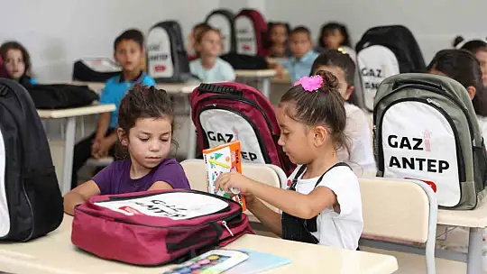 Büyükşehir, 1'inci sınıf öğrencileri için kırtasiye desteğini sürdürüyor