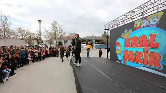 Büyükşehir'den afetzede çocuklar için sinema etkinliği
