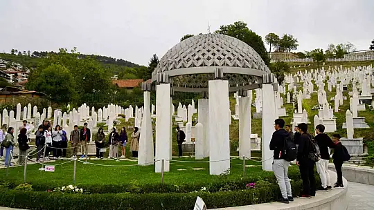 Büyükşehir ile başarılı öğrenciler Bosna-Hersek'te