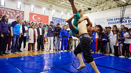Büyükşehir'in yaz spor okullarına öğrencilerden yoğun ilgi