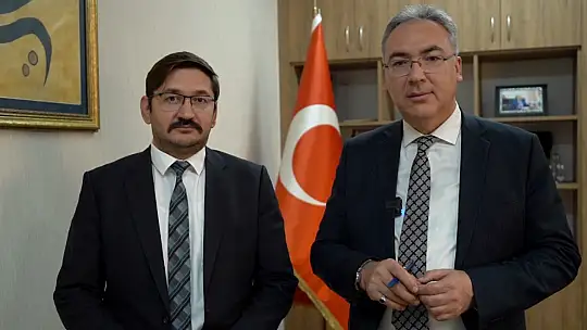 Büyükşehir'in yazılım eğitimlerinde başarılı olan öğrenciler istihdam edildi