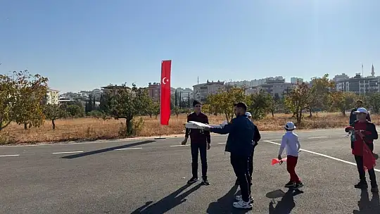 Büyükşehir TEKNOGARAJ, yüzüncü yıla özel İHA yarışması düzenledi