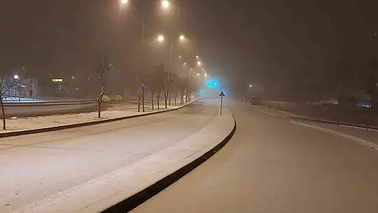 Büyükşehirde kar mesaisi