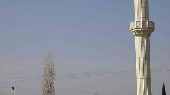 Cami yıkıldı, minaresi ayakta kaldı