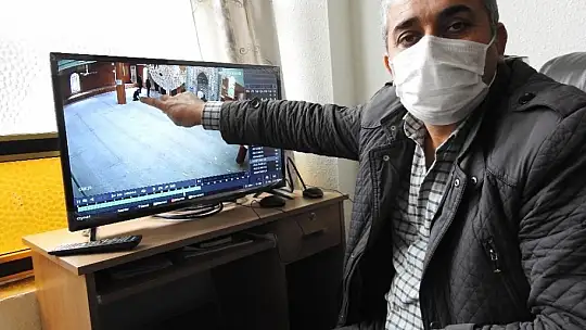 Camide namaz kılma taklidi yaparak cep telefonunu çaldı