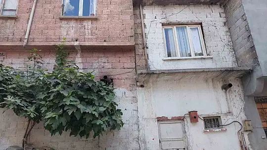 Çanak anteni düzeltmek isterken canından oldu