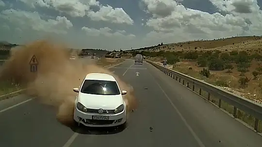 Çarşı ve mahalle bekçisinin öldüğü feci kaza kameraya yansıdı
