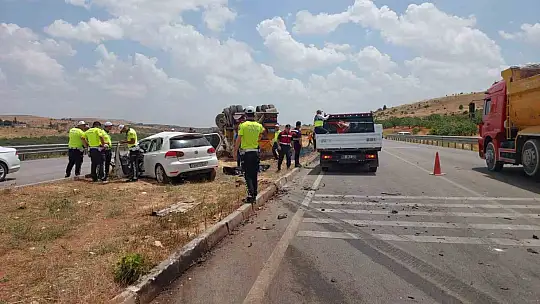 Çarşı ve mahalle bekçisinin öldüğü feci kaza kameraya yansıdı