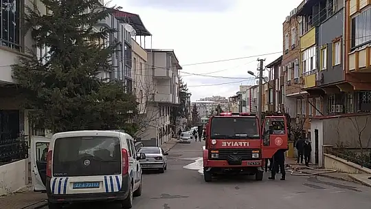 Çatı katında çıkan yangın maddi hasara yol açtı