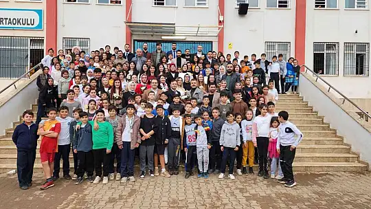 Celal Kadooğlu öğretmenleri unutmadı