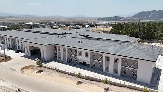 Çelik konstrüksiyonlu Nurdağı Devlet Hastanesi hasta kabulüne başladı