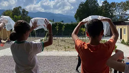 Çimko'dan depremden etkilenen çocuklara eğitim desteği