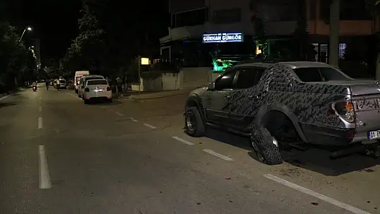 Cip önce pikaba sonra ağaca çarparak durabildi: 3 yaralı