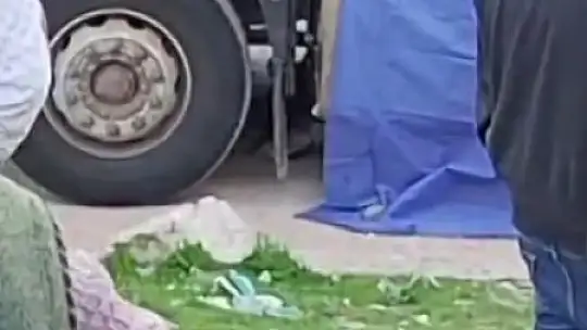 Çöp kamyonunun altında kalan kadın hayatını kaybetti