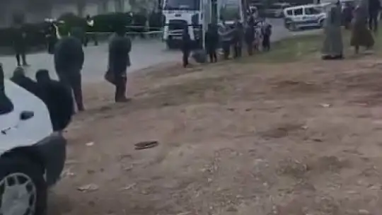 Çöp kamyonunun altında kalan kadın hayatını kaybetti