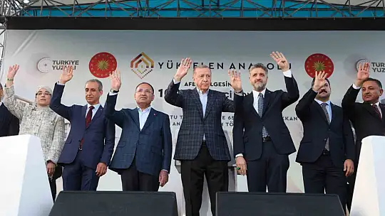 Cumhurbaşkanı Erdoğan: 'Ekonomik sıkıntı ve hayat pahalılığını yine biz çözeceğiz'