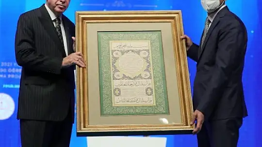 Cumhurbaşkanı Erdoğan: 'Okullarımızı açık tutmakta, çocuklarımıza en iyi eğitim vermekte kararlıyız'