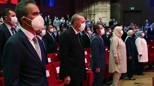 Cumhurbaşkanı Erdoğan: 'Okullarımızı açık tutmakta, çocuklarımıza en iyi eğitim vermekte kararlıyız'