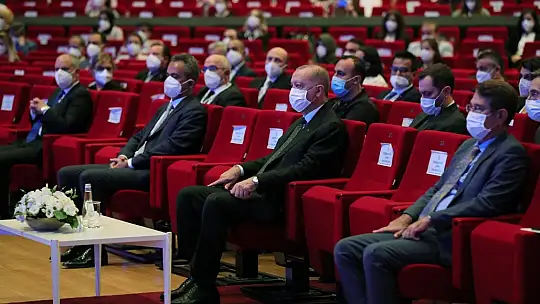 Cumhurbaşkanı Erdoğan: 'Okullarımızı açık tutmakta, çocuklarımıza en iyi eğitim vermekte kararlıyız'