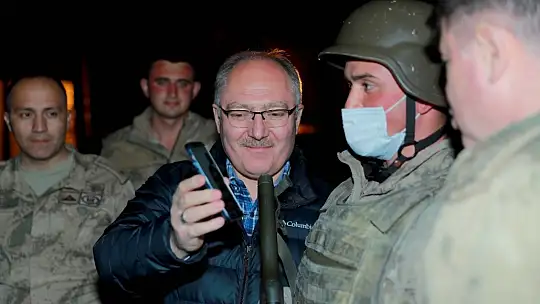 Cumhurbaşkanı Erdoğan'dan 2 bin 200 rakımda Mehmetçiğe sürpriz