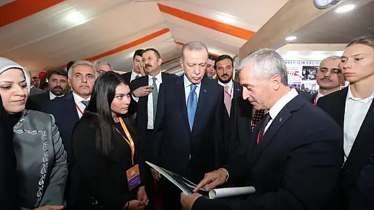 Cumhurbaşkanı Erdoğan Şahinbey standını ziyaret etti