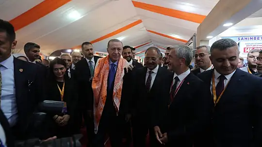Cumhurbaşkanı Erdoğan Şahinbey standını ziyaret etti