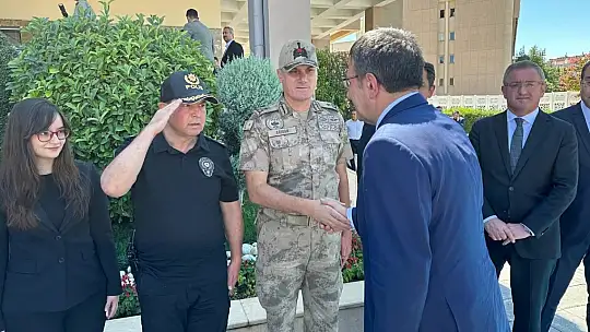 Cumhurbaşkanı Yardımcısı Cevdet Yılmaz Gaziantep Valiliği'ni ziyaret etti