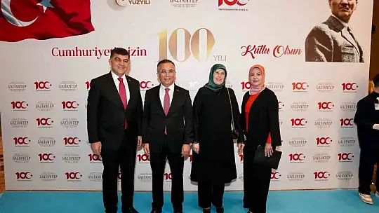 Cumhuriyetin 100. yılı Şehitkamil'de coşkuyla kutlandı