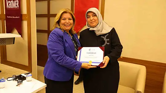 Cumhuriyetin 100. yılında girişimci kadınlar HKÜ'de başarı hikayelerini anlattı