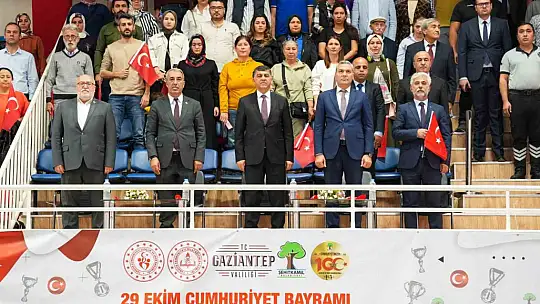 Cumhuriyetin 100. yılında şampiyonlar ödüllendirildi